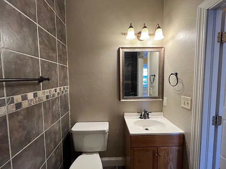 912 Portland St #3 — Photo 18
