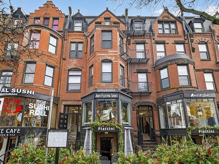 230 Newbury St #21 — Photo 12
