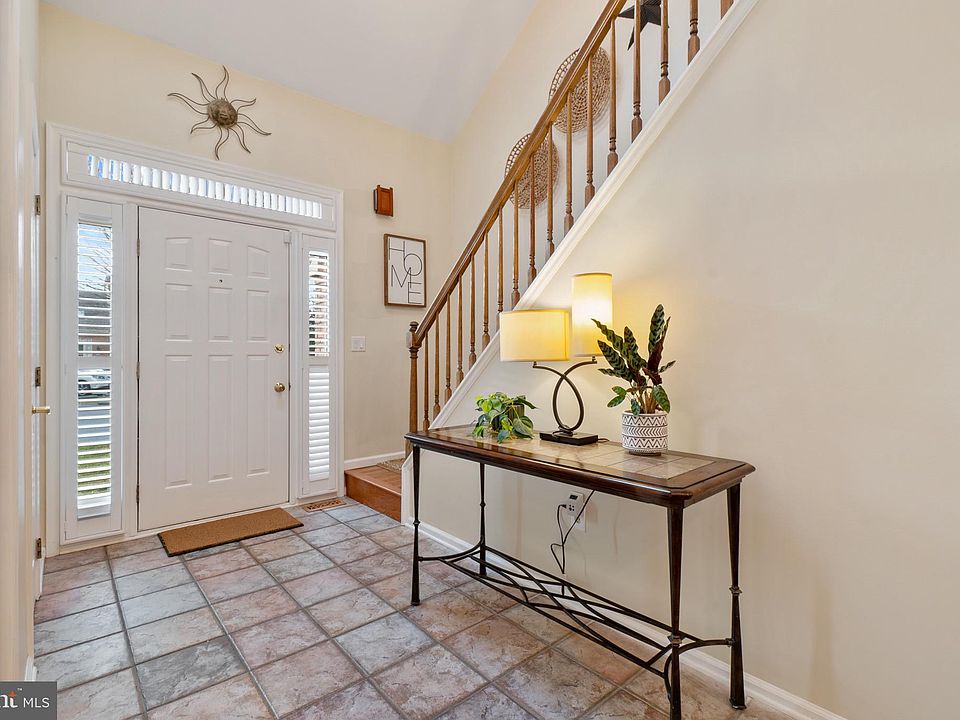 3246 Oakland Square Dr, Bethlehem, PA 18020 Zillow