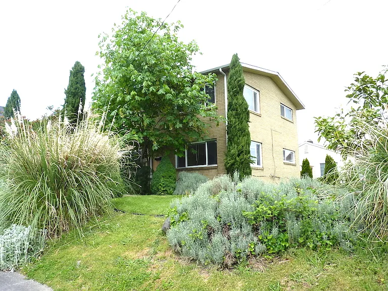 2518 E Pike St — Photo 1