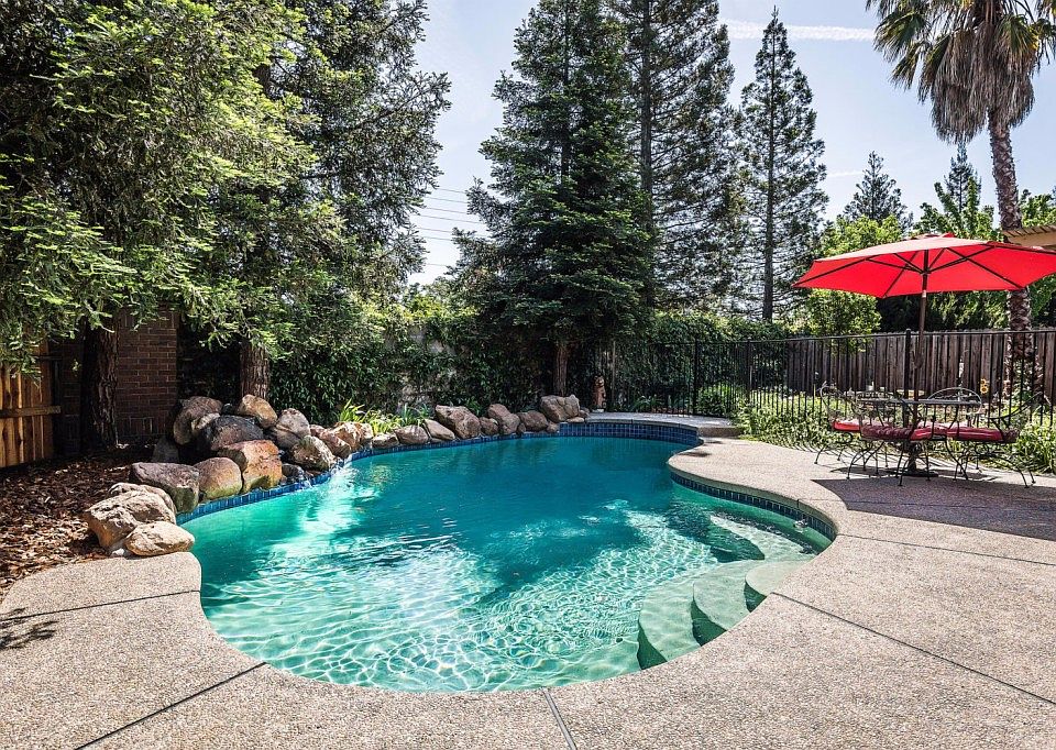 1st image of 1301 Avenida Alvarado