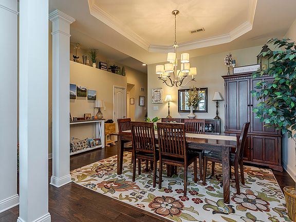 5th image of 4616 Larkhill Ln