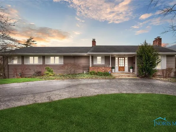 2700 Riverview Dr, Maumee, OH 43537