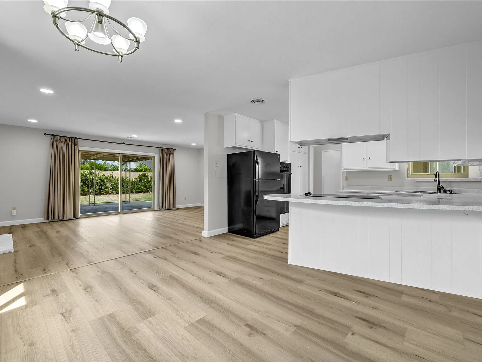 4 bed, 1441 sqft, $4,500 — Photo 3