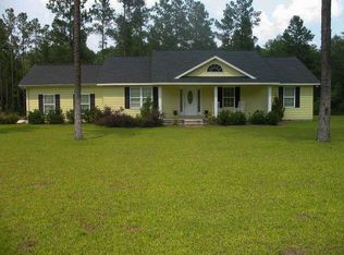 445 Southside Dr, Lyons, GA 30436