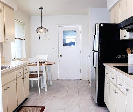 4th image of 1220 W Del Webb Blvd