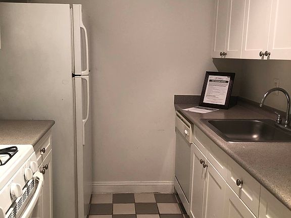 5th image of 88 Greenwich St APT 426