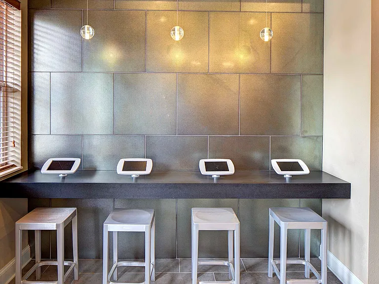 308_University Commons_Interior_iPad Bar_01_web