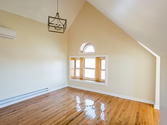 3rd image of 253 Erskine St #301