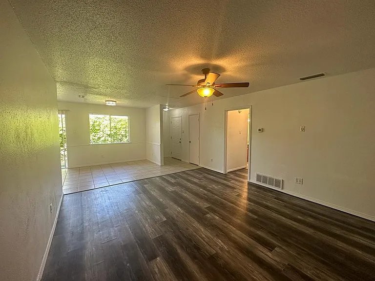 2818 Golfing Green Dr — Photo 4