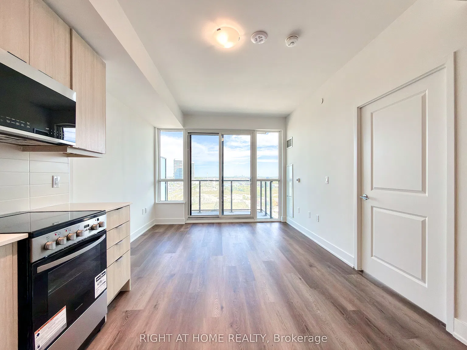 1 bed, $1,999 — Photo 2
