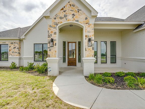 4th image of 1001 Magnolia Ct