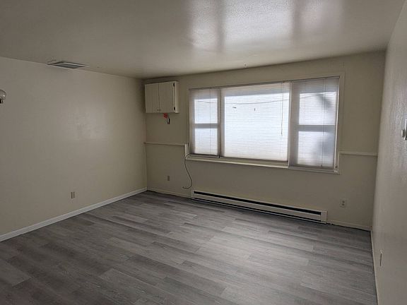 5th image of 505 Chestnut St APT A