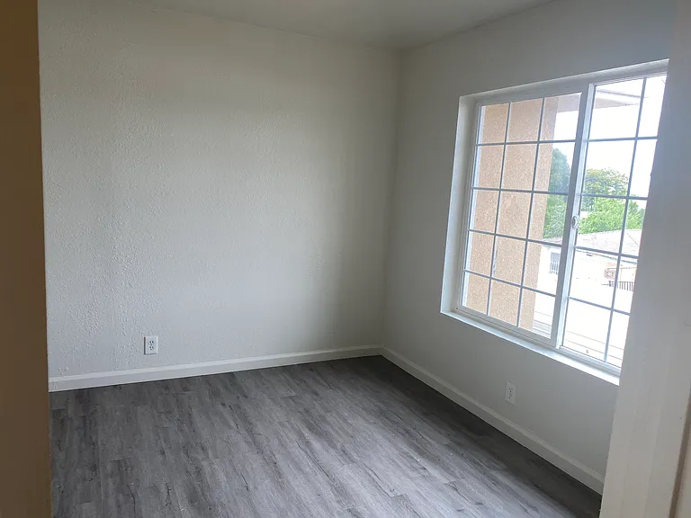 12 Highway Ave — Photo 33