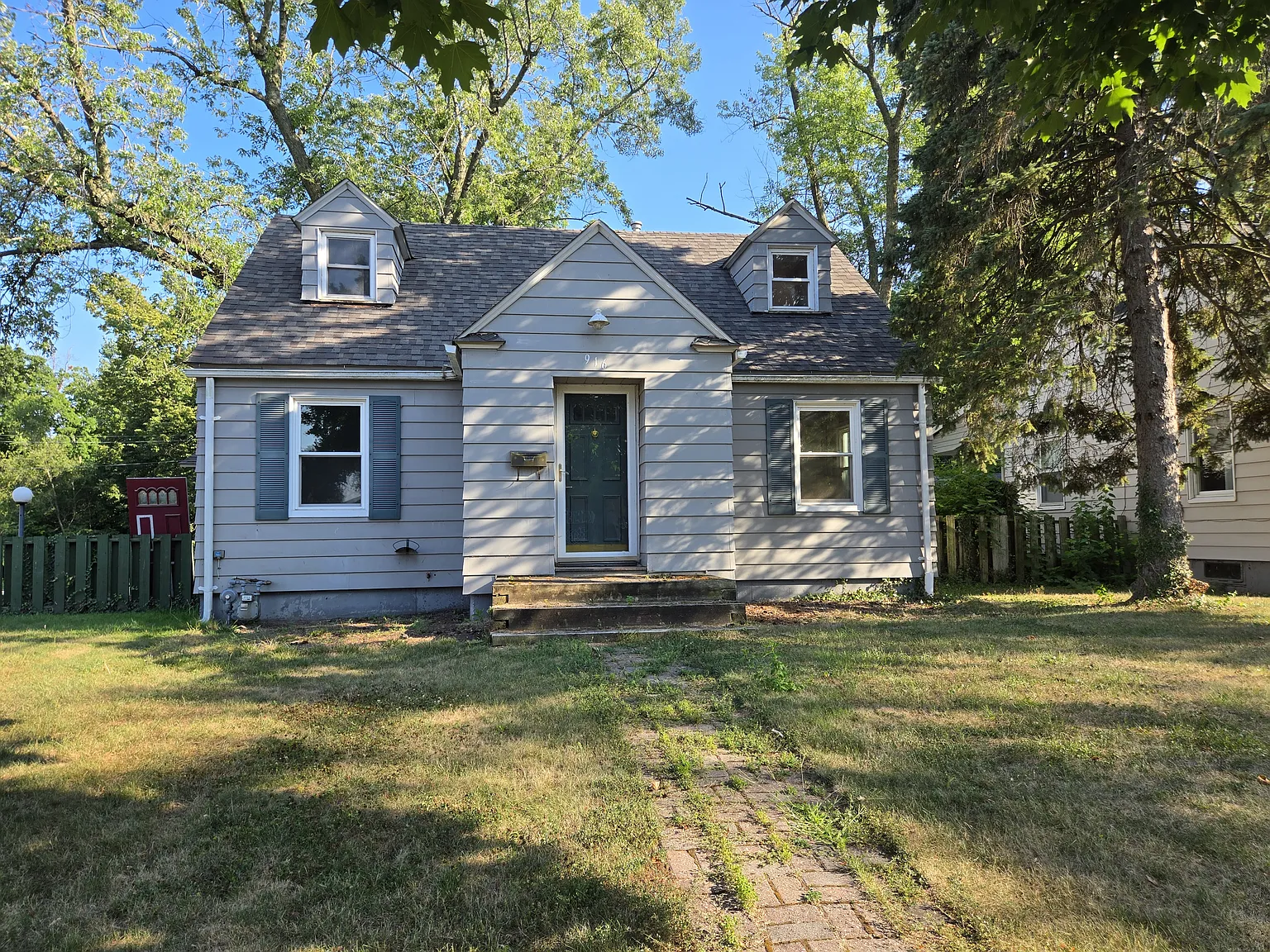 3 bed, 1150 sqft, $1,800 — Photo 1