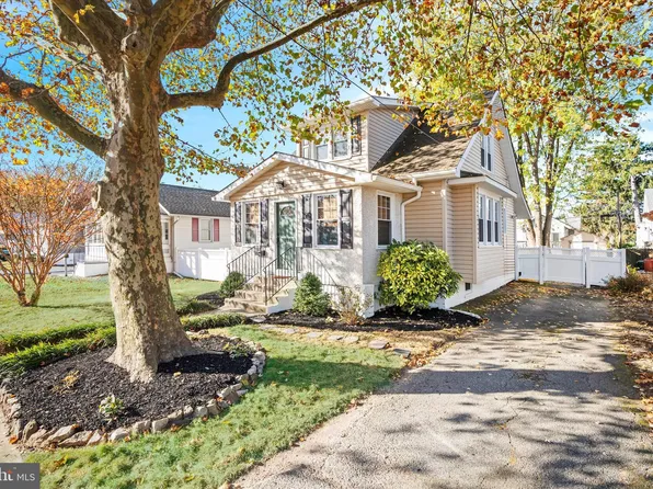 102 Glenside Ave, Newport, DE 19804