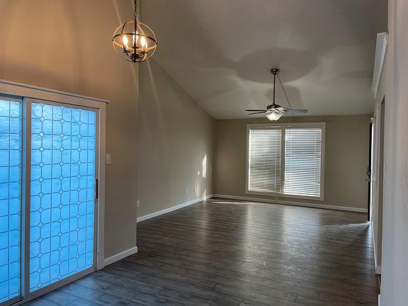 3rd image of 4201 Green Acres Cir