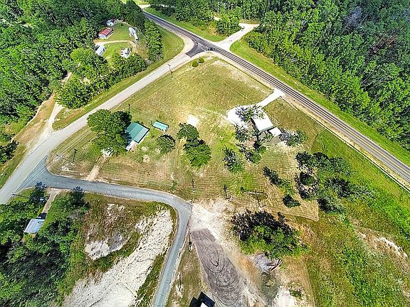 4th image of 151 Hickory Hill Dr