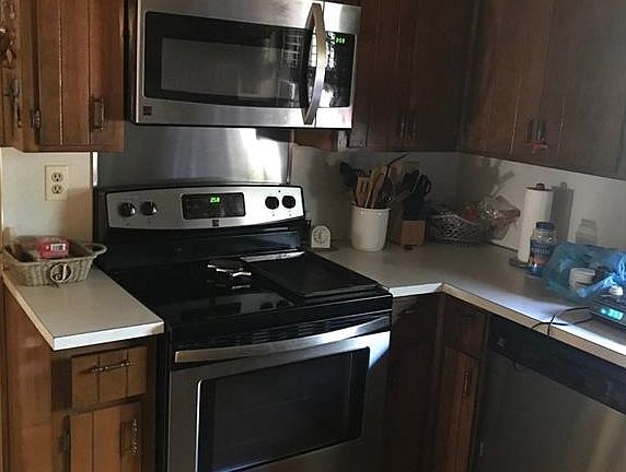4th image of 1383 Woodmere Dr