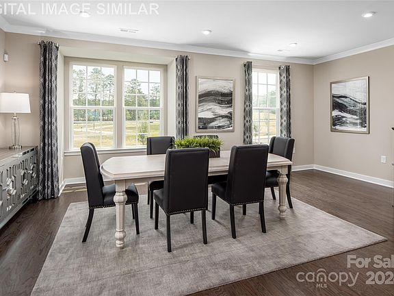 5th image of 415 Moondance Dr