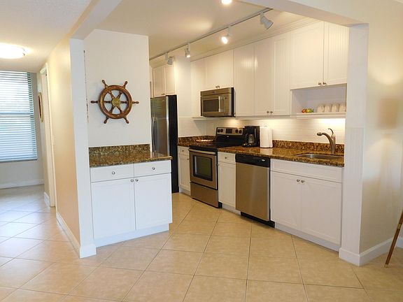 4th image of 104350 Overseas Hwy APT B304