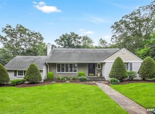 11 Old Chimney Rd, Upper Saddle River, NJ 07458