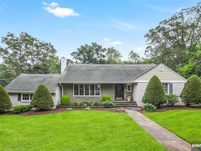 11 Old Chimney Rd, Upper Saddle River, NJ, 07458
