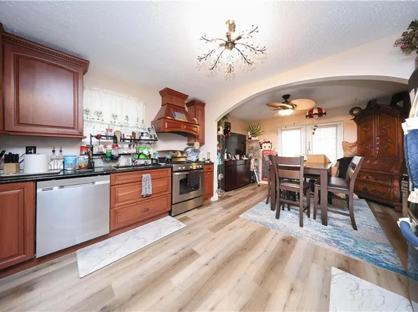 32 Belair Lane image 14 of 37