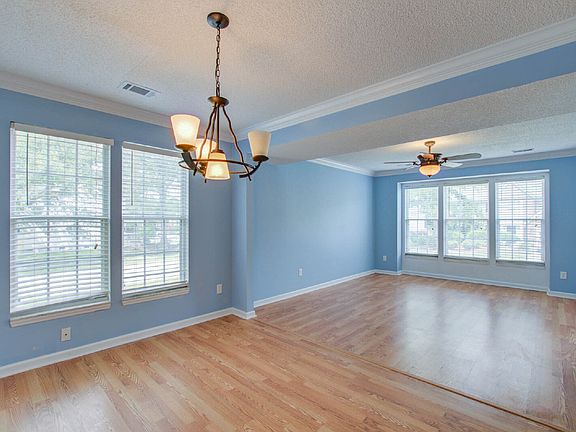 4th image of 100 N Pembroke Dr