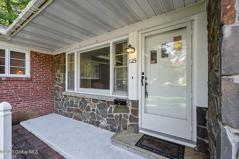 5th image of 125 Winne Road