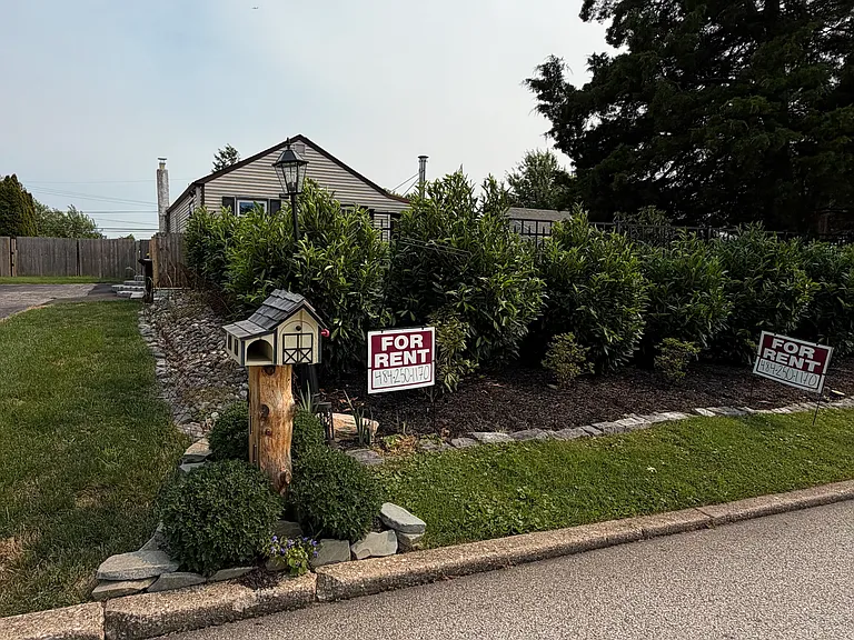 411 Brandywine Ln — Photo 1