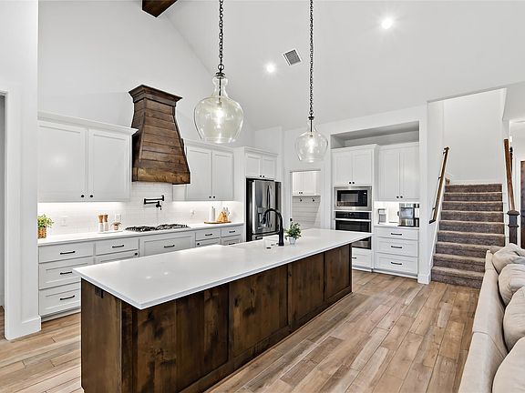 2nd image of 3512 Castine Ct