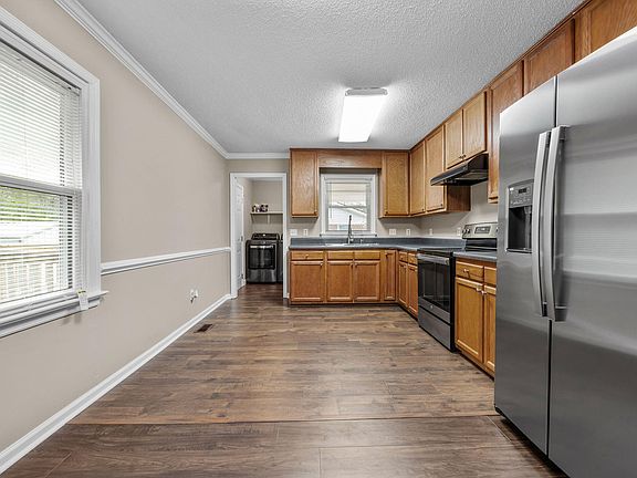 5th image of 1509 Woodard St