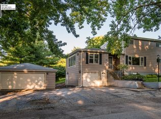 1216 Sycamore St, Lake In The Hills, IL 60156