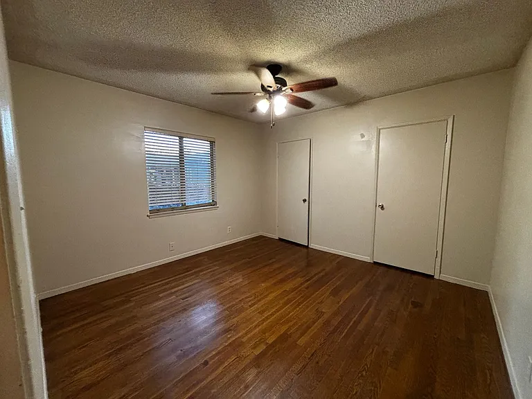 912 Genoa St — Photo 13