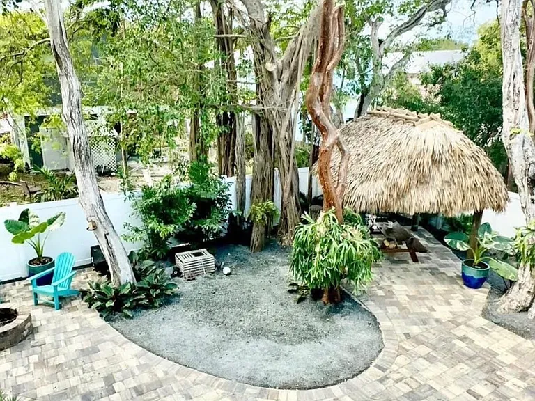 106 Mangrove Ave — Photo 9