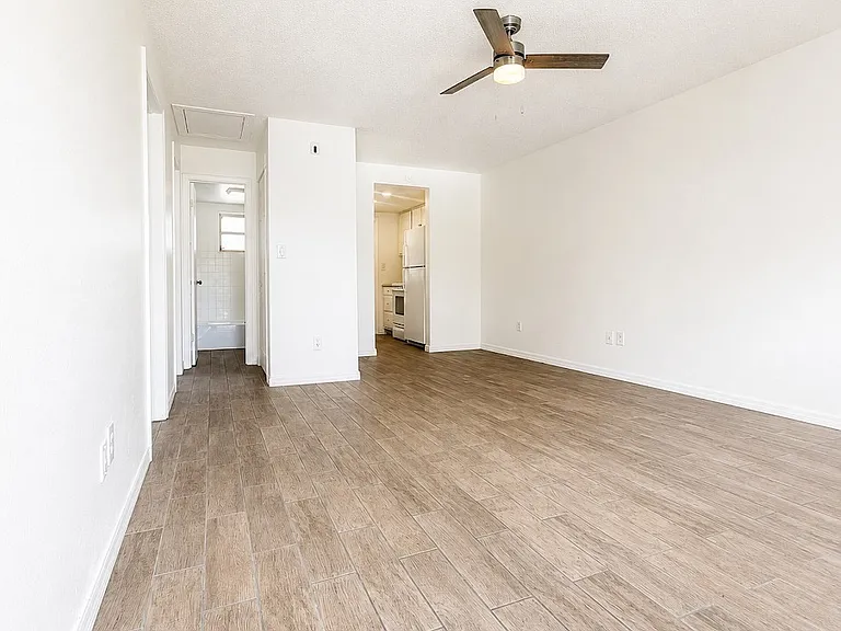 723 Burdick St — Photo 2