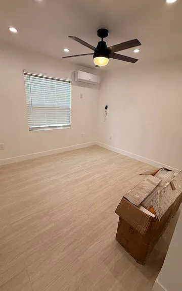 6929 Purdy Ave — Photo 17
