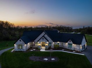 590 Smokethorn Ct, Belvidere, IL 61008