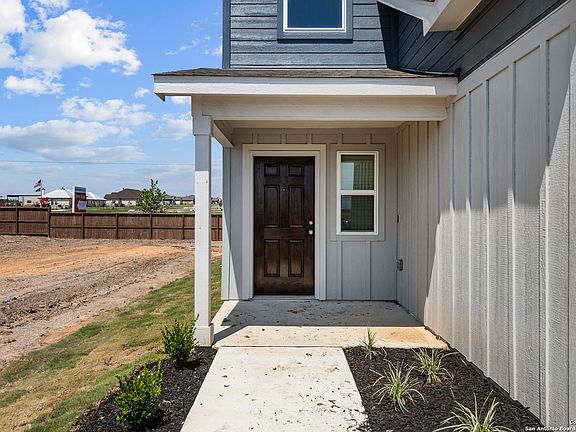 2nd image of 1113 Oriole Way