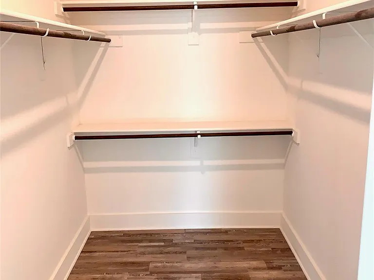 4621 Collins Ave — Photo 33