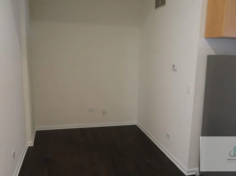 1260 N Greenview Ave #1R — Photo 23