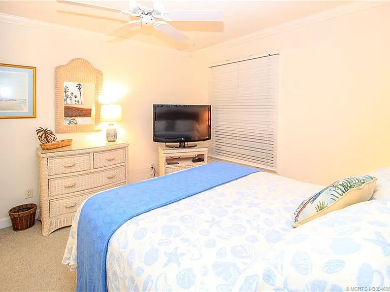 350 NE Edgewater Dr #202 — Photo 19