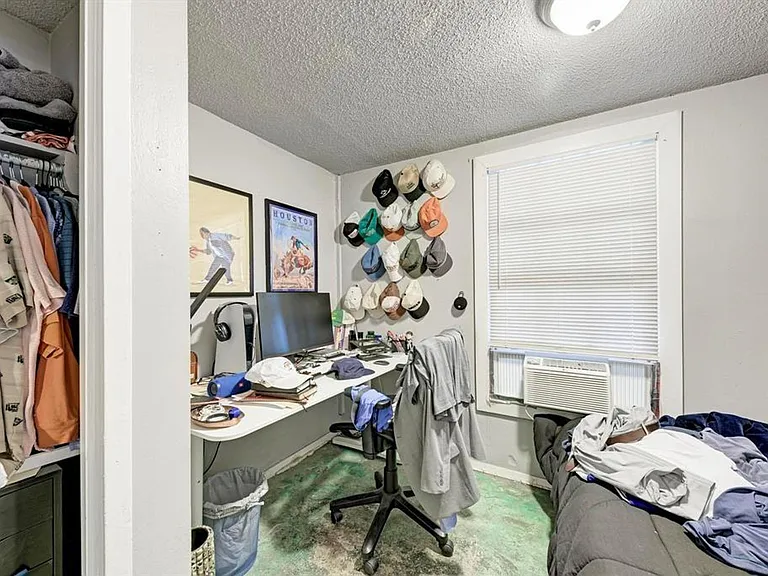 2834 Salado St — Photo 31