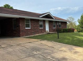 607 Apricot St, Doniphan, MO 63935