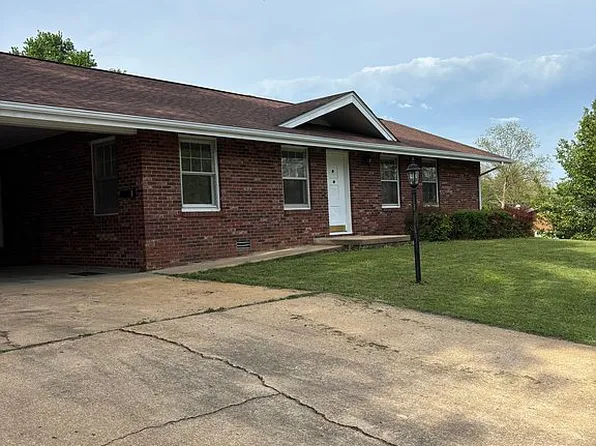 607 Apricot St, Doniphan, MO 63935