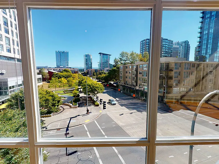 Ashton Bellevue — Photo 45