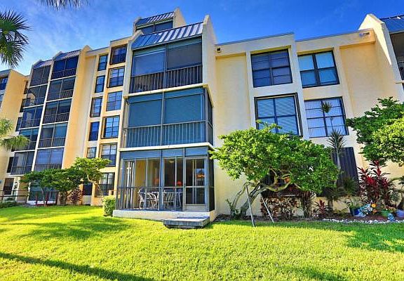 Home For Sale In Boca Bayou