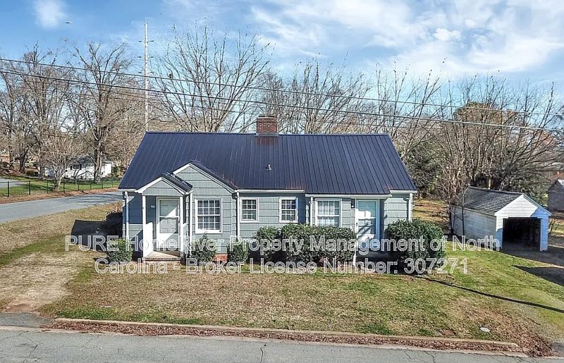 1st image of 466 Spring St NW