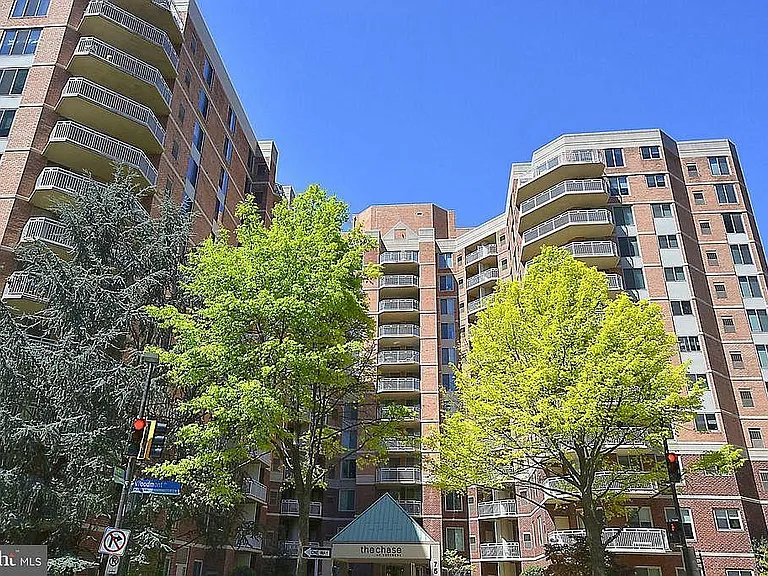 7500 Woodmont Ave #1202 — Photo 24